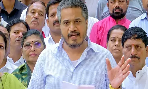 FDA ड्रग इंस्पेक्टर भर्ती रद्द होने पर रोहित पवार का हमला