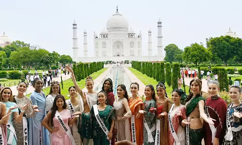 ताज के आगे थम गईं दुनिया की हसीनाएं 30 देशों की सुंदरियों ने बिखेरा ग्लैमर