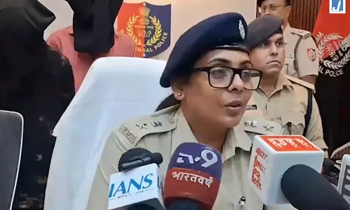 स्नैचिंग गैंग का पर्दाफाश 3 आरोपी गिरफ्तार 6 वारदातों का खुलासा