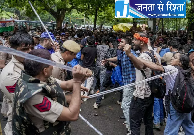 Delhi बल प्रयोग मामले पर चर्चा की मांग तेज Delhi बल प्रयोग मामले पर चर्चा की मांग तेज