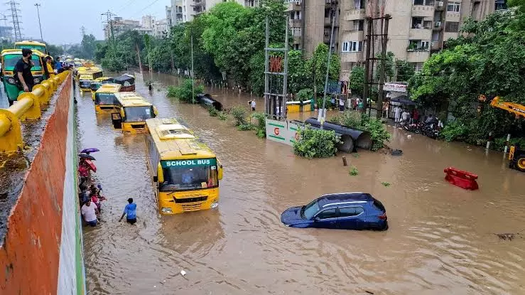 Gurugram: गुरुग्राम में जलभराव की स्थिति पर प्रशासन अलर्ट, स्कूली बच्चों की सुरक्षा प्राथमिकता Gurugram: गुरुग्राम में जलभराव की स्थिति पर प्रशासन अलर्ट, स्कूली बच्चों की सुरक्षा प्राथमिकता