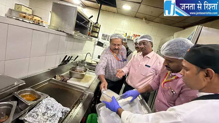 कर्नाटक में FBOs को खाद्य सुरक्षा कमियां दूर करने के लिए 15 दिन की मोहलत कर्नाटक में FBOs को खाद्य सुरक्षा कमियां दूर करने के लिए 15 दिन की मोहलत