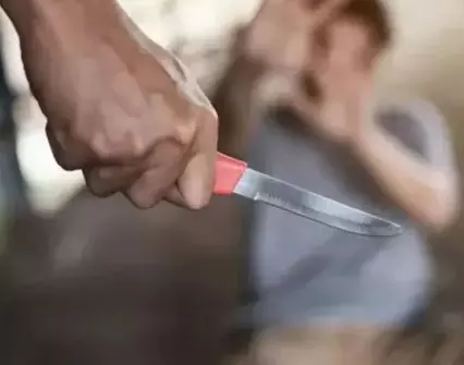 गन्ने के खेत के पास 45 वर्षीय व्यक्ति की धारदार हथियार से हत्या, गांव में सनसनी गन्ने के खेत के पास 45 वर्षीय व्यक्ति की धारदार हथियार से हत्या, गांव में सनसनी