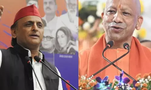 रक्षाबंधन से पहले यूपी में चुनावी हलचल तेज, महिला वोटरों को साधने में जुटे भाजपा और सपा रक्षाबंधन से पहले यूपी में चुनावी हलचल तेज, महिला वोटरों को साधने में जुटे भाजपा और सपा