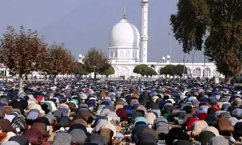 Jammu: ईद-ए-मिलाद-उन-नबी पर जम्मू-कश्मीर में उमड़ा उल्लास, धार्मिक कार्यक्रमों की धूम