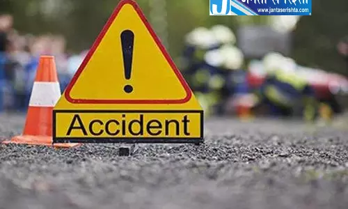 दिल्ली कैंट में ट्रक बस टक्कर 4 घायल