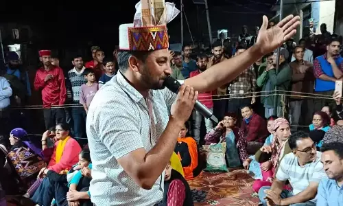 Mandi: लोक कलाकारों ने बांधा समां, थाची मेले की तीसरी सांस्कृतिक संध्या बनी यादगार
