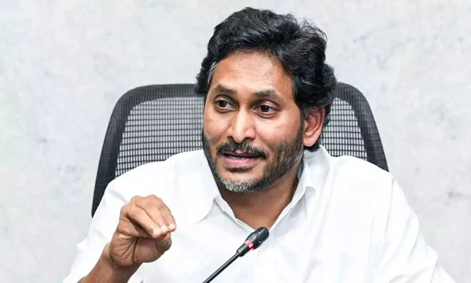 जगन ने गठबंधन सरकार की पीठ में छुरा घोंपने वाली कार्यशैली की कड़ी आलोचना की