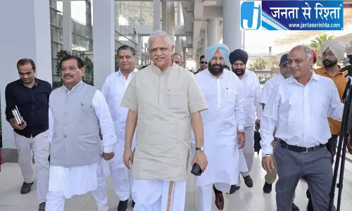 Delhi CM पद को लेकर भी चर्चा शुरू