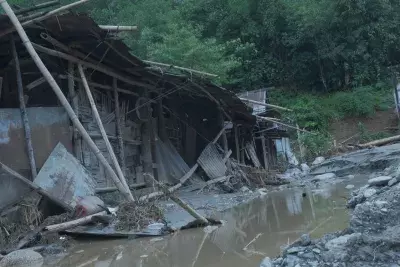 असम में अचानक बढ़ा बाढ़ संकट मौसम विभाग ने जारी की चेतावनी असम में अचानक बढ़ा बाढ़ संकट मौसम विभाग ने जारी की चेतावनी