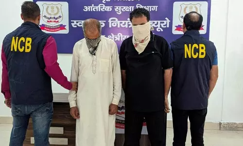 Jammu NCB ने सीमा-पार ड्रग रैकेट का भंडाफोड़ किया Jammu NCB ने सीमा-पार ड्रग रैकेट का भंडाफोड़ किया
