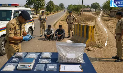 शिरूर में 11.90 लाख की ड्रग्स जब्त शिरूर में 11.90 लाख की ड्रग्स जब्त