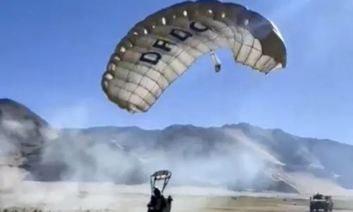 Ladakh में हाई एल्टीट्यूड पैराशूट का टेस्ट Ladakh में हाई एल्टीट्यूड पैराशूट का टेस्ट