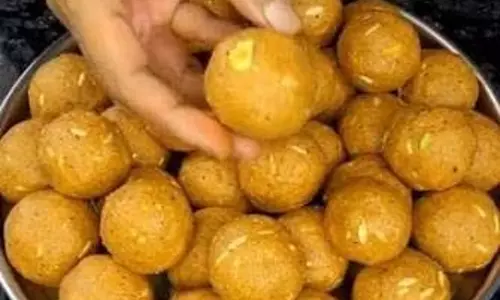 त्योहारों पर ट्राई करें बिना घी चीनी वाले बेसन लड्डू