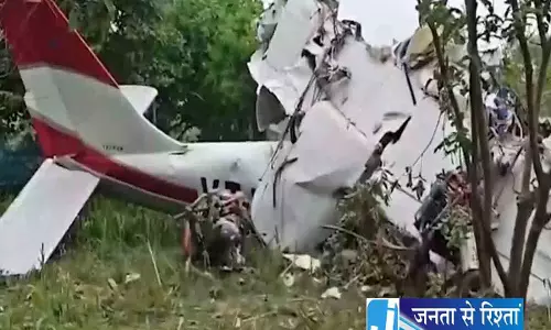 कानपुर में विमान दुर्घटनाग्रस्त: 2 पायलटों की दर्दनाक मौत कानपुर में विमान दुर्घटनाग्रस्त: 2 पायलटों की दर्दनाक मौत