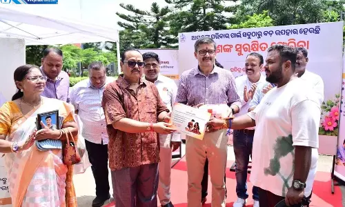 राखी के बहाने ओडिशा में सड़क सुरक्षा का संदेश, जिम्मेदार चालकों को किया गया सम्मानित