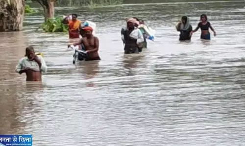 बाढ़ के डर में कटी रात गंडक किनारे गांवों में पसरा खौफ