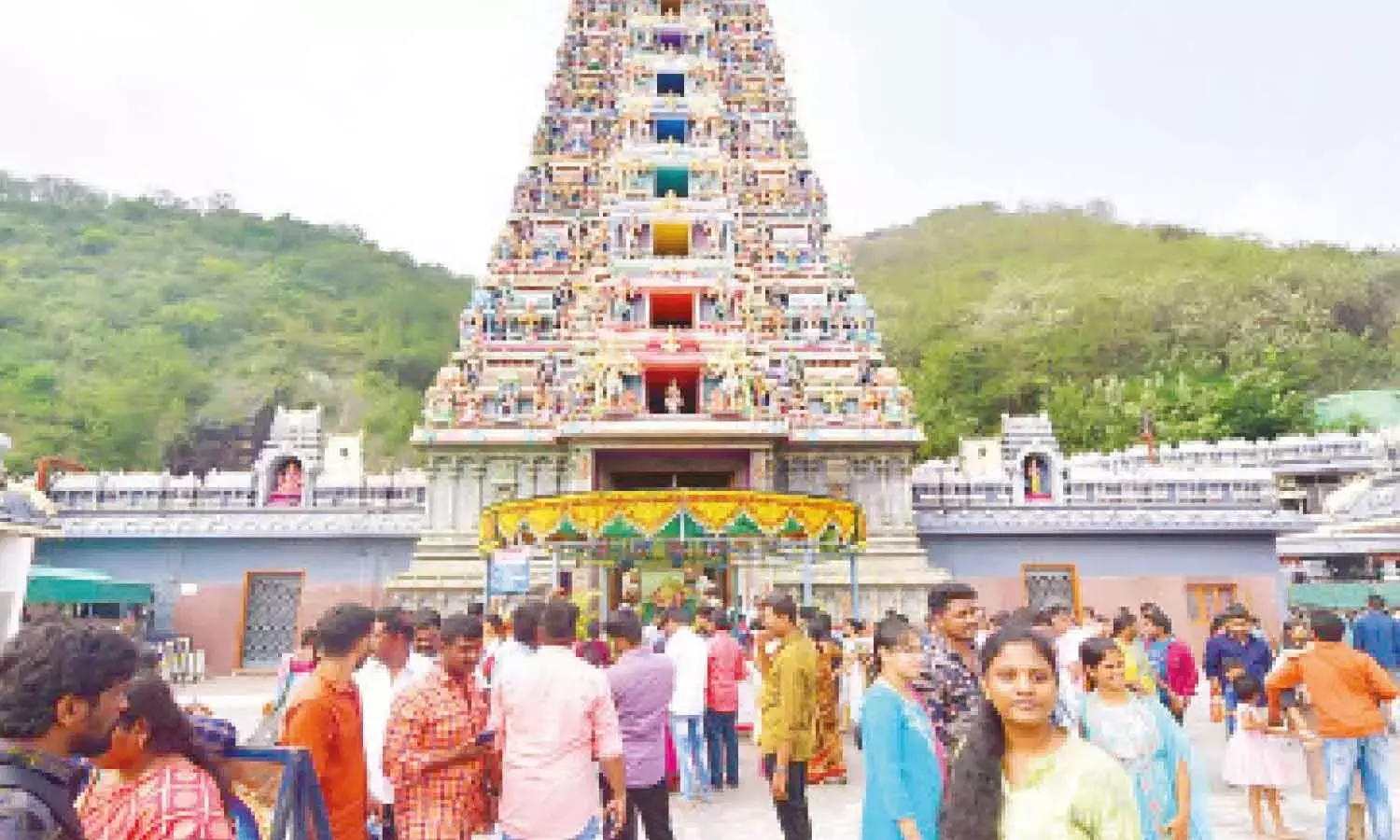 Andhra: दुर्गा मंदिर में आज से तीन दिवसीय पवित्रोत्सव शुरू होगा Andhra: दुर्गा मंदिर में आज से तीन दिवसीय पवित्रोत्सव शुरू होगा