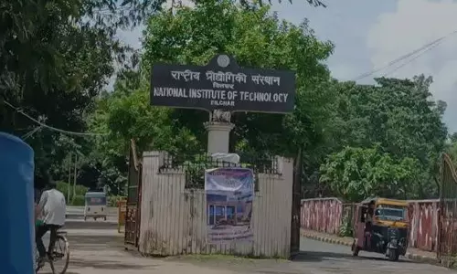 NIT सिलचर: सेवा नियमित करने की मांग, भूख हड़ताल पर बैठे अस्थायी कर्मचारी