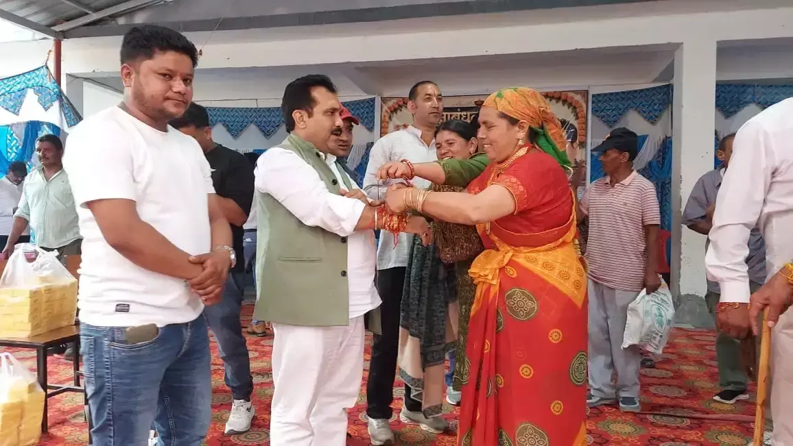 Pauri Garhwal: रक्षाबंधन पर लोक संस्कृति के रंग में रंगा माहौल, महिला मंगल दलों ने दी शानदार प्रस्तुति