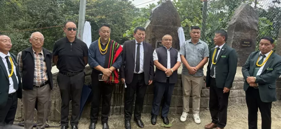 कोहिमा में मेलुरी जिले के एक पत्थर का अनावरण किया गया