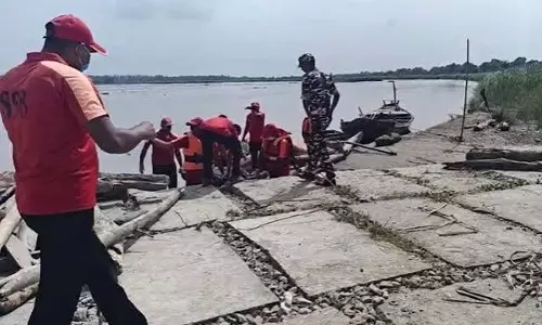 जलप्रलय के बाद नेपाल से भारत पहुंचे शव प्रशासन अलर्ट पर जलप्रलय के बाद नेपाल से भारत पहुंचे शव प्रशासन अलर्ट पर