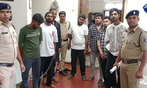 रायपुर पुलिस का एक्शन, 27 संदिग्धों पर प्रतिबंधात्मक कार्रवाई रायपुर पुलिस का एक्शन, 27 संदिग्धों पर प्रतिबंधात्मक कार्रवाई