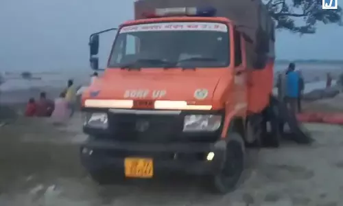 नेपाल बाढ़ का असर कुशीनगर पहुंची गंडक नदी में तीन शव मिले नेपाल बाढ़ का असर कुशीनगर पहुंची गंडक नदी में तीन शव मिले