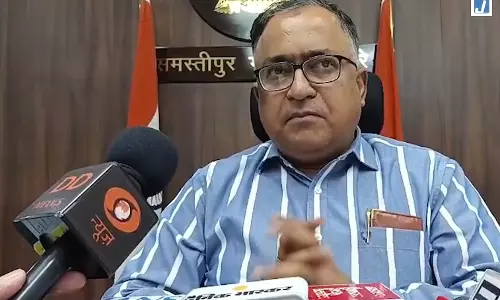 बारिश और बाढ़ के बीच रेलवे अलर्ट डीआरएम ने ट्रैक और पुलों की निगरानी बढ़ाई बारिश और बाढ़ के बीच रेलवे अलर्ट डीआरएम ने ट्रैक और पुलों की निगरानी बढ़ाई