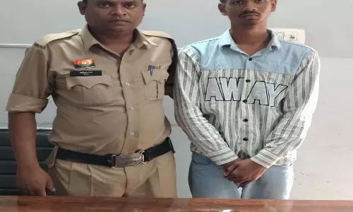 रायपुर में चाकू लहराकर लोगों को डराने वाला आरोपी गिरफ्तार रायपुर में चाकू लहराकर लोगों को डराने वाला आरोपी गिरफ्तार