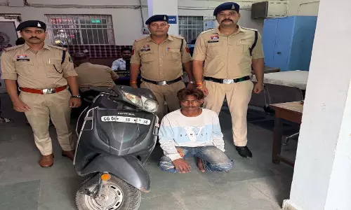 रायपुर में दोपहिया वाहन चोरी का खुलासा, 19 वर्षीय चोर गिरफ्तार रायपुर में दोपहिया वाहन चोरी का खुलासा, 19 वर्षीय चोर गिरफ्तार
