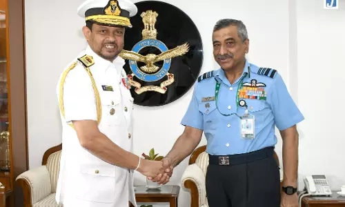 श्रीलंका नौसेना प्रमुख ने वायुसेना उप प्रमुख से की मुलाकात रक्षा सहयोग बढ़ाने पर जोर