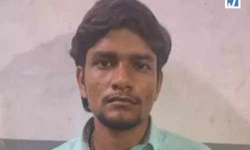 गुजरात: 1.17 करोड़ रुपए कीमत की 234 ग्राम कोकीन जब्त, युवक गिरफ्तार गुजरात: 1.17 करोड़ रुपए कीमत की 234 ग्राम कोकीन जब्त, युवक गिरफ्तार