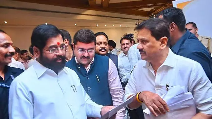 मुंबई में 15 हजार हिंदी भाषी ऑटो चालकों को मिला मराठी प्रशिक्षण का प्रमाणपत्र मुंबई में 15 हजार हिंदी भाषी ऑटो चालकों को मिला मराठी प्रशिक्षण का प्रमाणपत्र