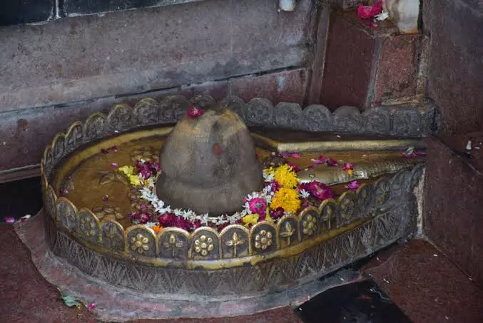 श्रीकृष्ण नगरी के रक्षक हैं पिपलेश्वर महादेव जानें मंदिर का महत्व श्रीकृष्ण नगरी के रक्षक हैं पिपलेश्वर महादेव जानें मंदिर का महत्व