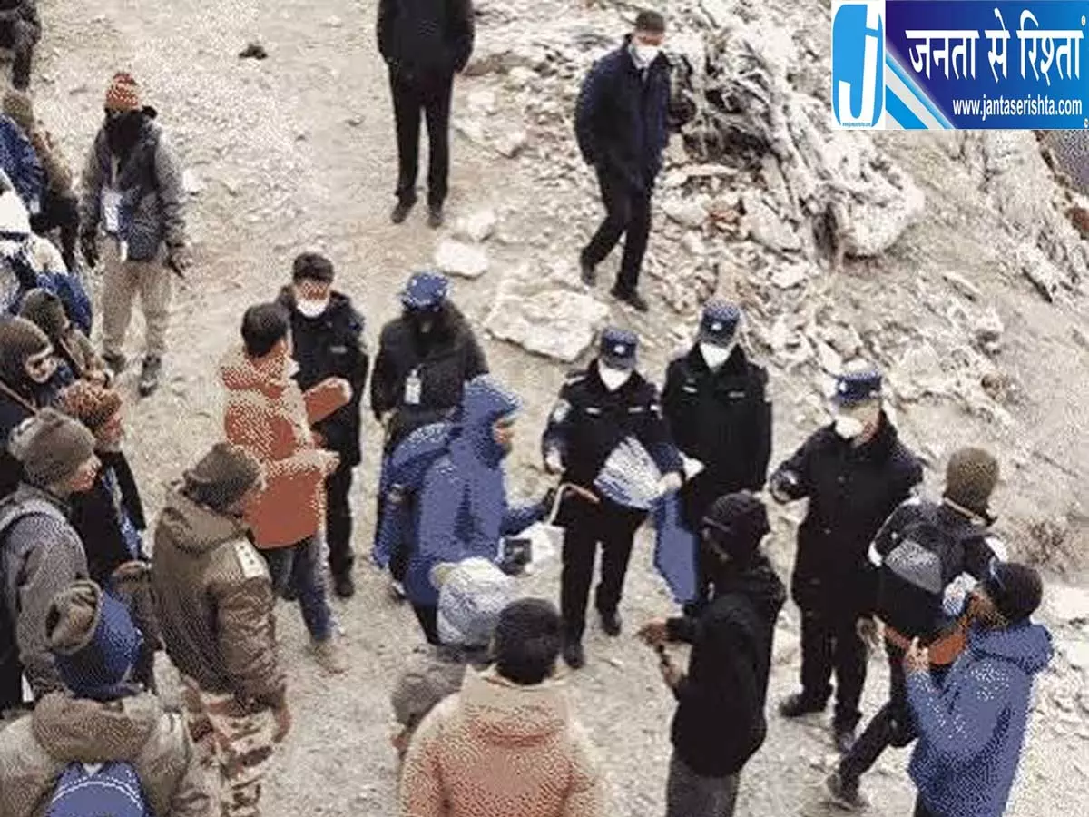 चीन में CCTV निगरानी के बीच कैलास परिक्रमा का अनोखा अनुभव चीन में CCTV निगरानी के बीच कैलास परिक्रमा का अनोखा अनुभव