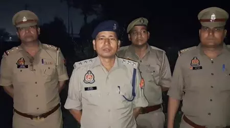 पुलिस मुठभेड़ में 5 हजार का इनामी बदमाश गिरफ्तार, पैर में लगी गोली पुलिस मुठभेड़ में 5 हजार का इनामी बदमाश गिरफ्तार, पैर में लगी गोली