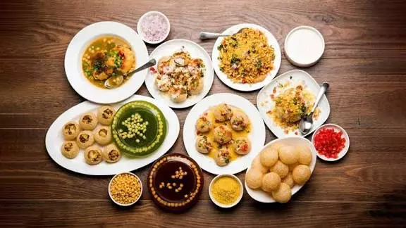 स्ट्रीट फूड खाएं बिना बढ़े वजन अपनाएं ये 5 हेल्दी ऑप्शन स्ट्रीट फूड खाएं बिना बढ़े वजन अपनाएं ये 5 हेल्दी ऑप्शन