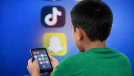 सुरक्षा पर बड़ा समझौता: मेटा ने 18 अरब डॉलर की डील पर जताई सहमति सुरक्षा पर बड़ा समझौता: मेटा ने 18 अरब डॉलर की डील पर जताई सहमति