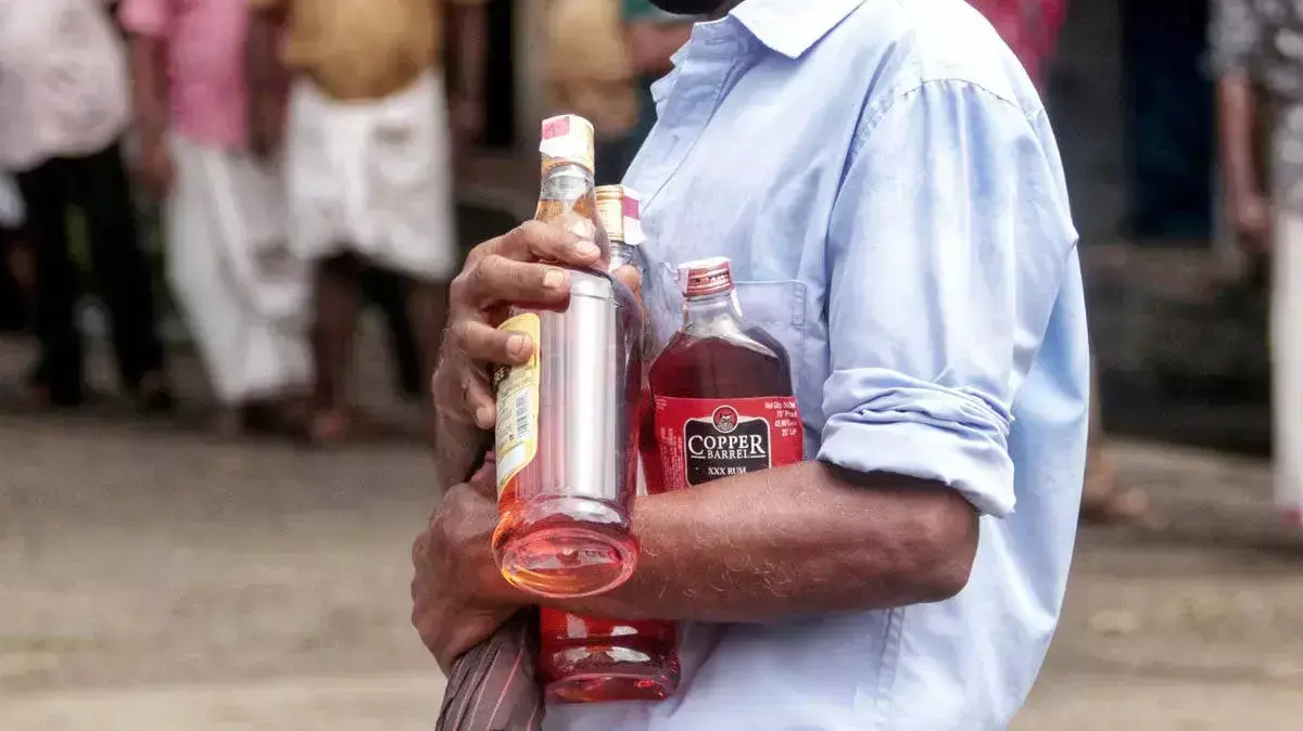 ओणम पर शराब की रिकॉर्ड बिक्री: BEVCO ने बेची 771 करोड़ की शराब ओणम पर शराब की रिकॉर्ड बिक्री: BEVCO ने बेची 771 करोड़ की शराब