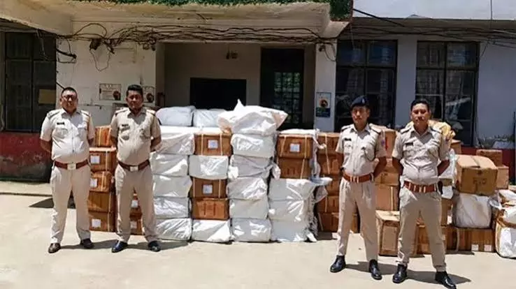 दीमापुर में बड़ी कार्रवाई: 19 हजार से ज्यादा संदिग्ध कफ सिरप जब्त दीमापुर में बड़ी कार्रवाई: 19 हजार से ज्यादा संदिग्ध कफ सिरप जब्त