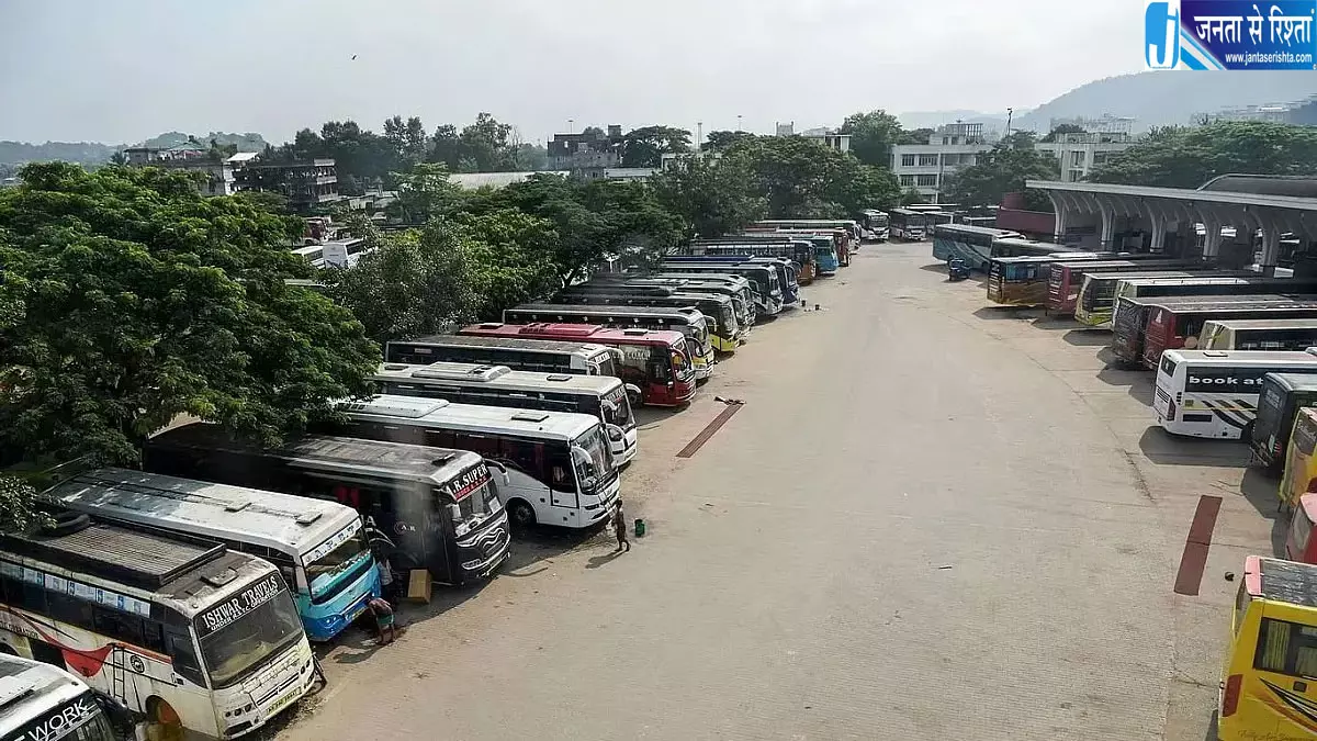 रक्षाबंधन से पहले यात्रियों पर महंगाई की मार भोपाल और इंदौर में बस किराए हुए महंगे रक्षाबंधन से पहले यात्रियों पर महंगाई की मार भोपाल और इंदौर में बस किराए हुए महंगे