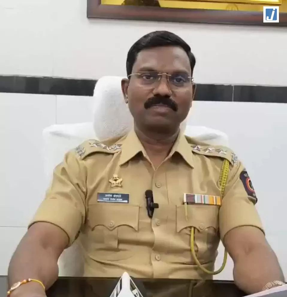 कल्याण में पांच नाबालिग लड़कियों को बंधक बनाने का आरोप आरोपी हिरासत में कल्याण में पांच नाबालिग लड़कियों को बंधक बनाने का आरोप आरोपी हिरासत में