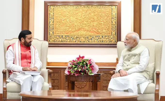 सीएम नायब सिंह सैनी ने पीएम मोदी से की मुलाकात हरियाणा के मुद्दों पर हुई चर्चा सीएम नायब सिंह सैनी ने पीएम मोदी से की मुलाकात हरियाणा के मुद्दों पर हुई चर्चा