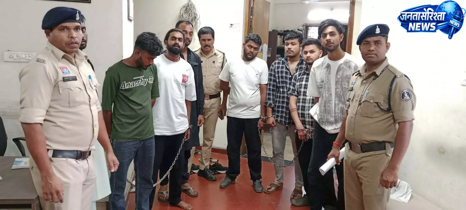 रायपुर पुलिस का एक्शन, 27 संदिग्धों पर प्रतिबंधात्मक कार्रवाई रायपुर पुलिस का एक्शन, 27 संदिग्धों पर प्रतिबंधात्मक कार्रवाई