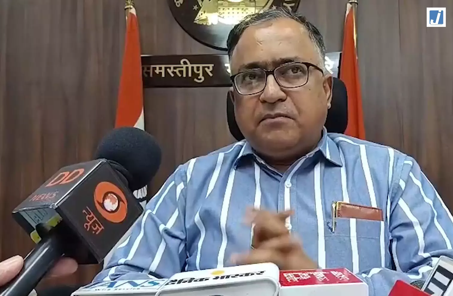 बारिश और बाढ़ के बीच रेलवे अलर्ट डीआरएम ने ट्रैक और पुलों की निगरानी बढ़ाई बारिश और बाढ़ के बीच रेलवे अलर्ट डीआरएम ने ट्रैक और पुलों की निगरानी बढ़ाई