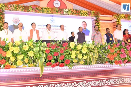 सीएम माझी ने विस्थापित नोलिया समुदाय के लिए 75.6 करोड़ रुपए के पैकेज का किया ऐलान सीएम माझी ने विस्थापित नोलिया समुदाय के लिए 75.6 करोड़ रुपए के पैकेज का किया ऐलान