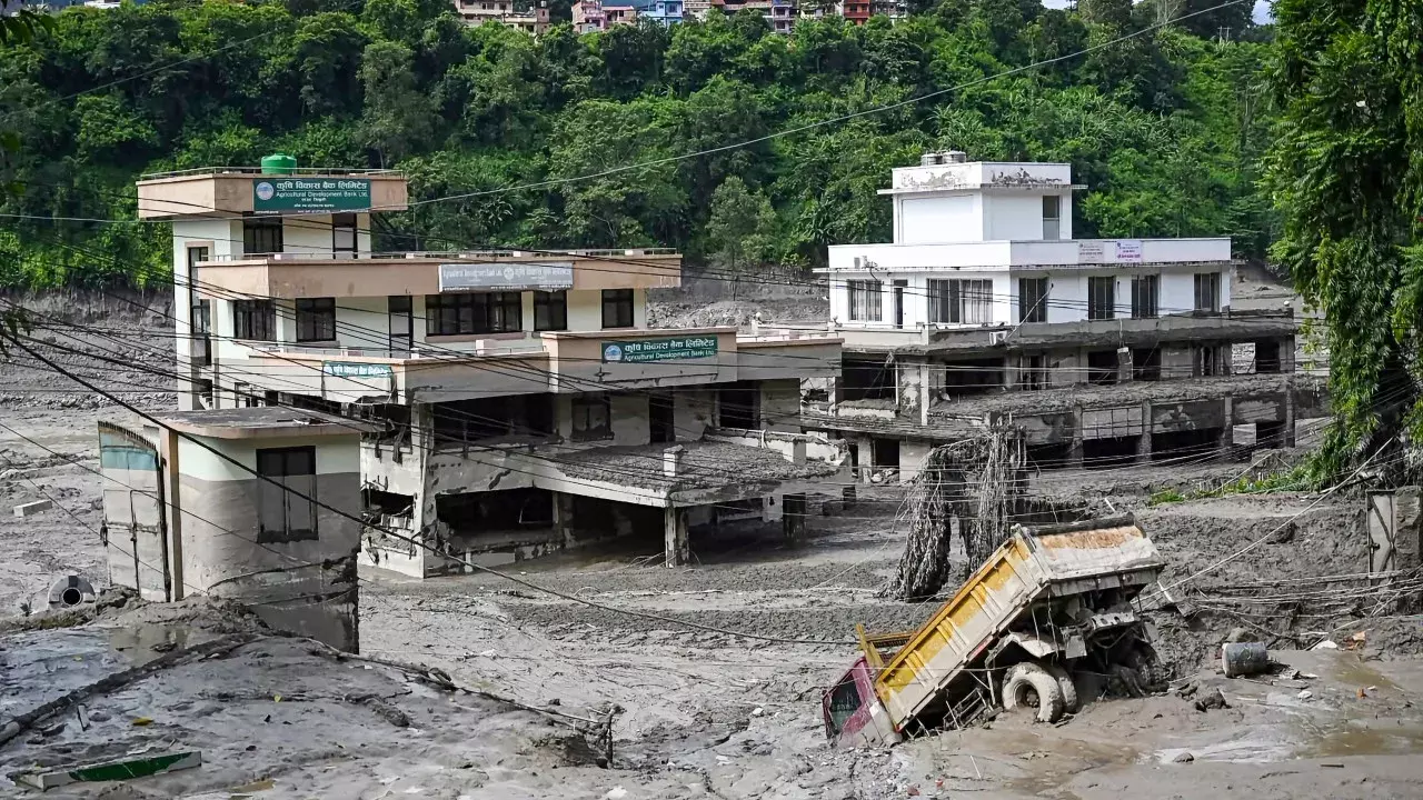 Nepal floods: तेलंगाना के 22 लोग लापता, खोज जारी