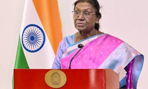 रक्षाबंधन की पावन परंपरा प्राचीन काल से हमारी उपासना और संस्कृति का अंग: राष्ट्रपति मुर्मु रक्षाबंधन की पावन परंपरा प्राचीन काल से हमारी उपासना और संस्कृति का अंग: राष्ट्रपति मुर्मु