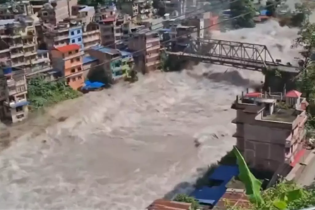 नेपाल बाढ़: मेघालय आपदा प्रबंधन ने हेल्पलाइन जारी कर शुरू की मदद नेपाल बाढ़: मेघालय आपदा प्रबंधन ने हेल्पलाइन जारी कर शुरू की मदद